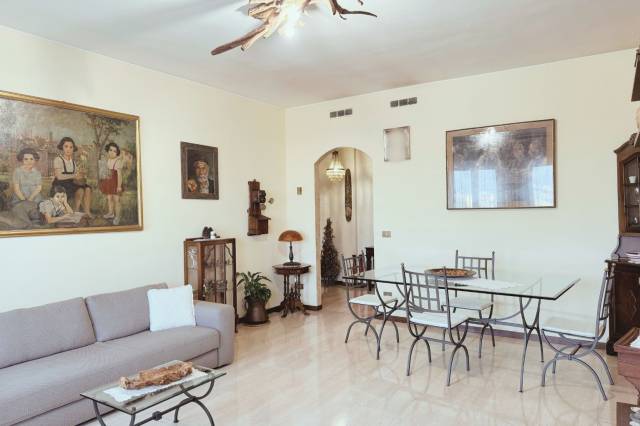 Salone