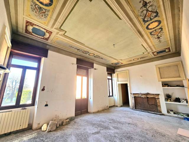 Stanza non arredata