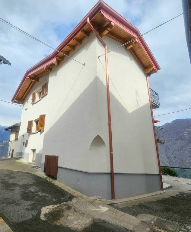 Appartamento |  Frazione Sambusita, Algua