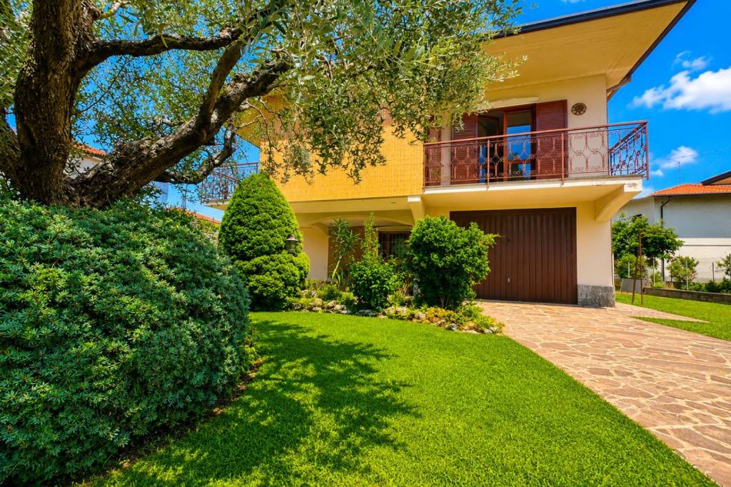Villa | Via Roma, Bonate Sopra